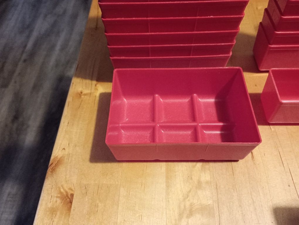 Pudełka do segregacji LEGO
