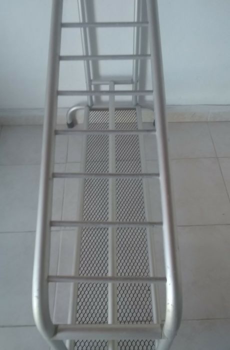 Expositor de bengalas , chapéus