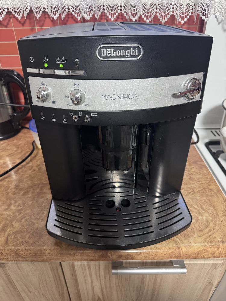 Кавомашина DeLonghi Magnifica