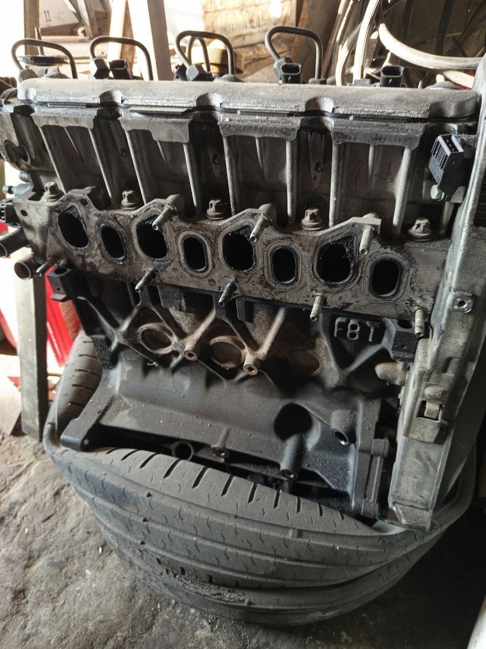 Є в розборі мотор 1.9 dci f8t