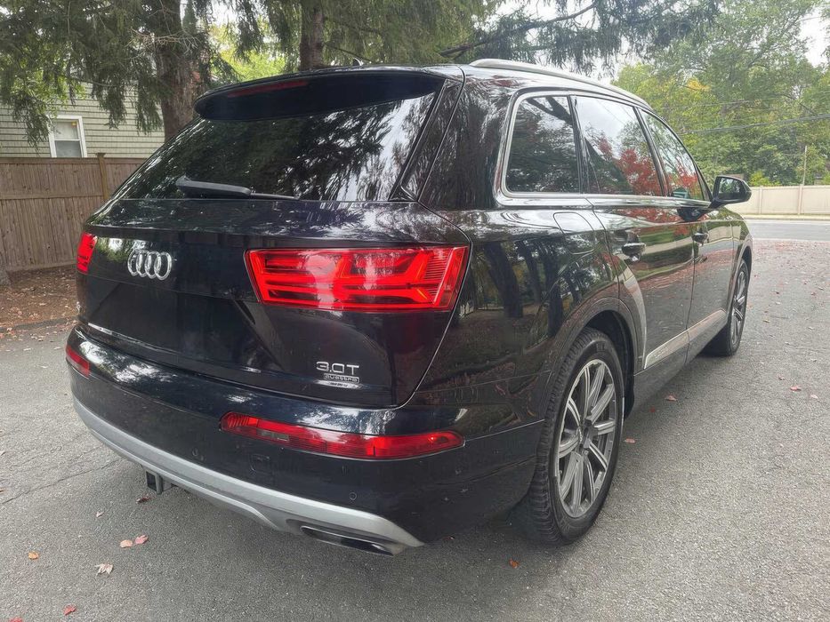 Audi Q7 quattro Premium Plus      2017