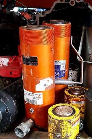 Siłownik hydrauliczny LUKAS o udźwigu 24t przelotowy wysokość 310mm