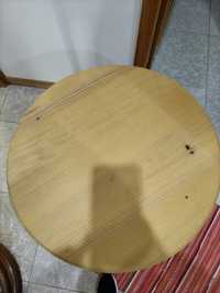 Camilha redonda em madeira