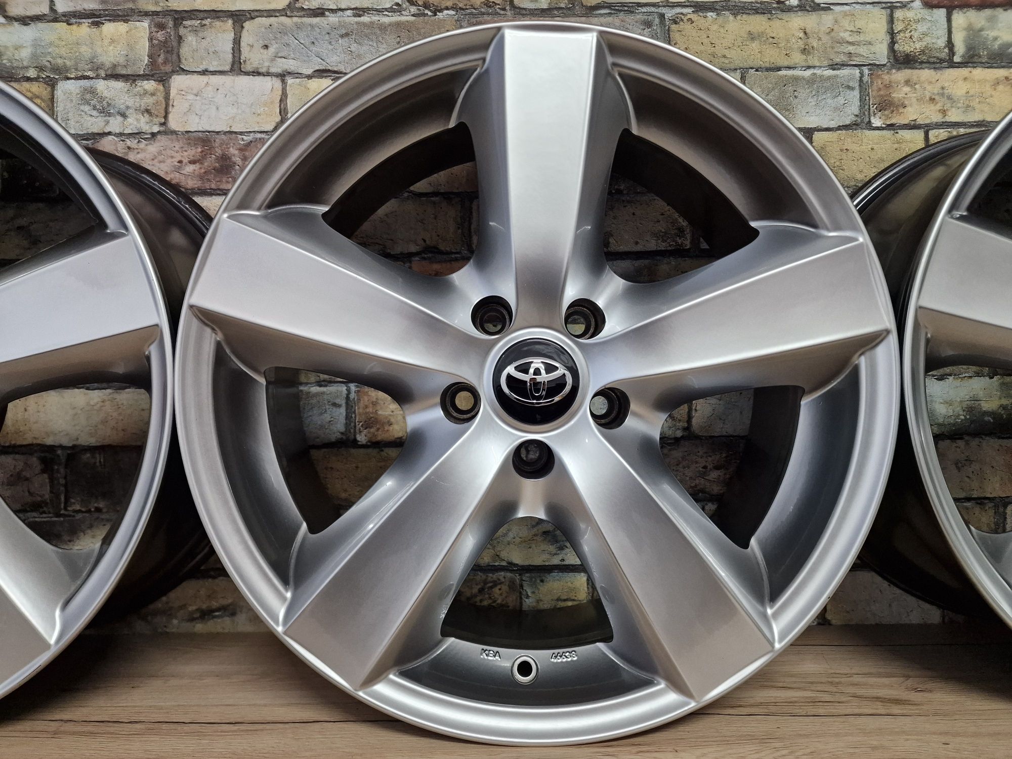 Felgi Aluminiowe 18' 5x114,3 TOYOTA C-HR bZ4X Mirai Prius RAV-4