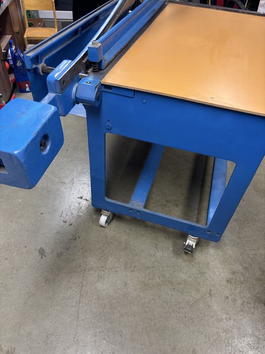 Gilotyna 125cm żeliwna do papieru tektury i cienkiej blachy