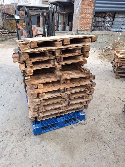 Продам піддони у хорошому стані