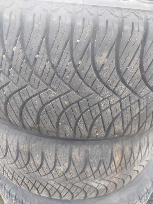 Opony zimowe 17 cali 225/50r17 4 szt