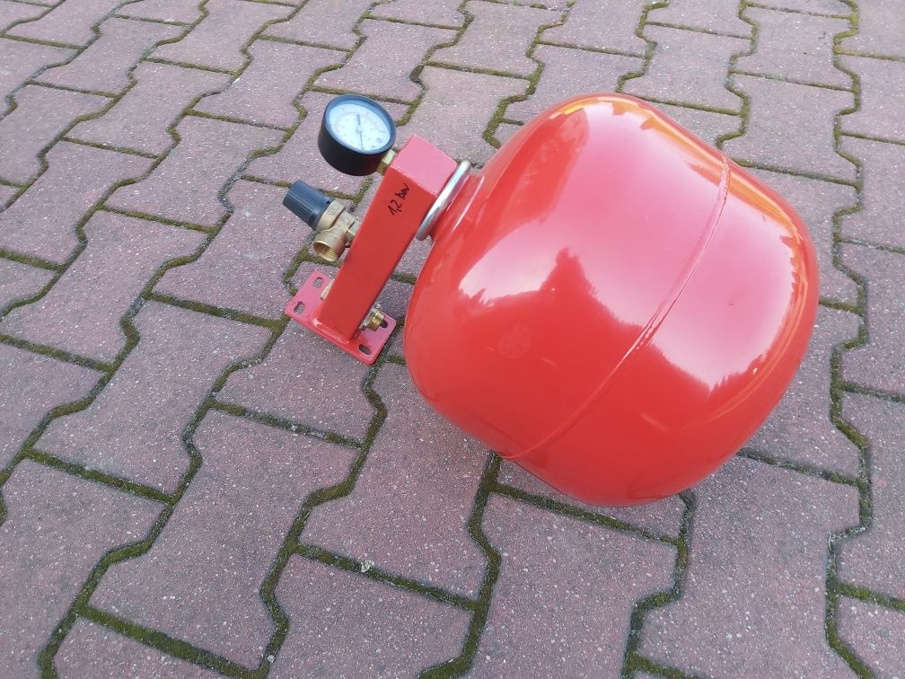 Naczynie wzbiorcze z listwą do C.O 12 litrów