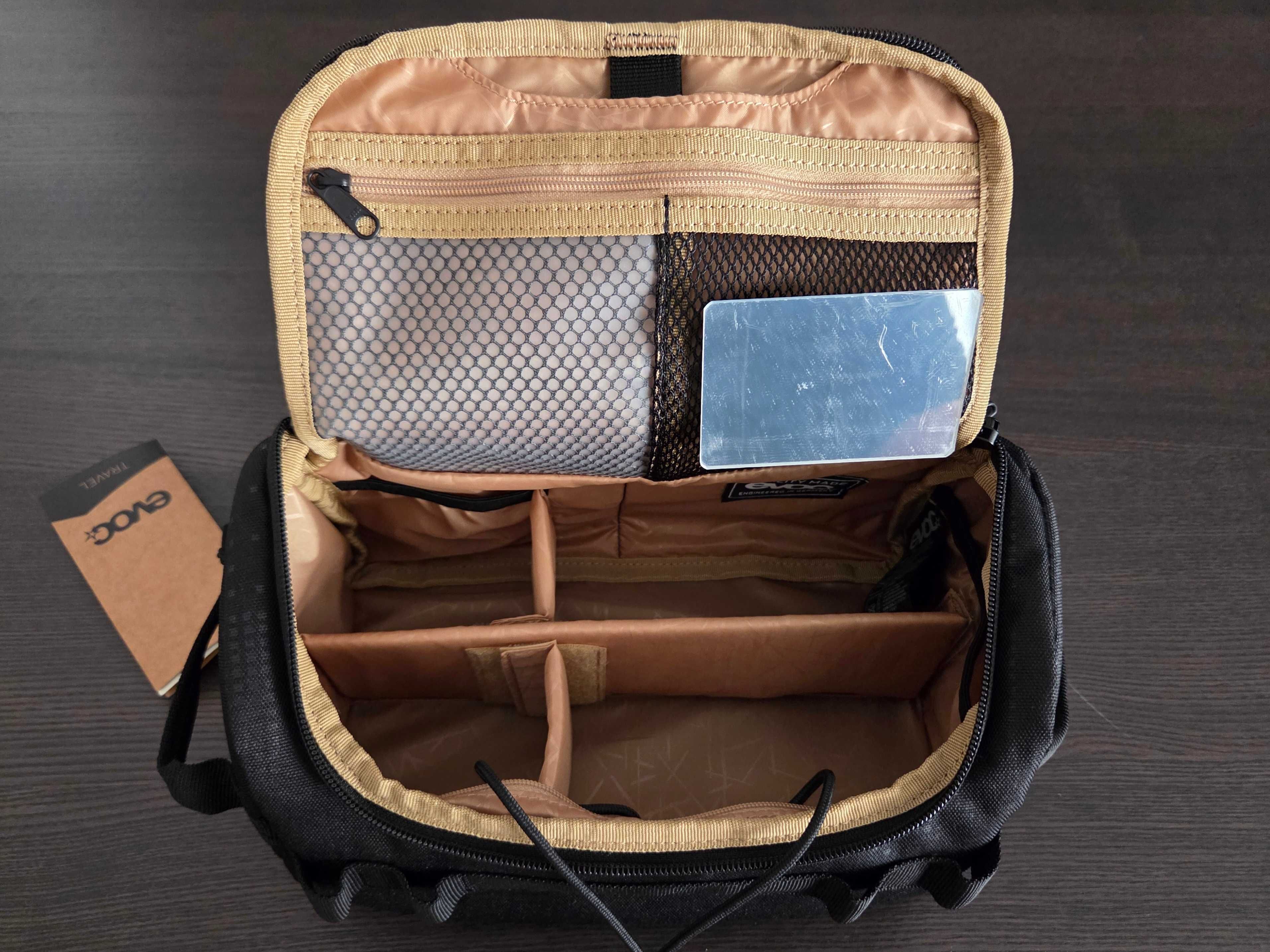 Bolsa de higiene pessoal EVOC