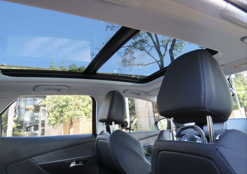 Peugeot 3008 Completo com teto de abrir