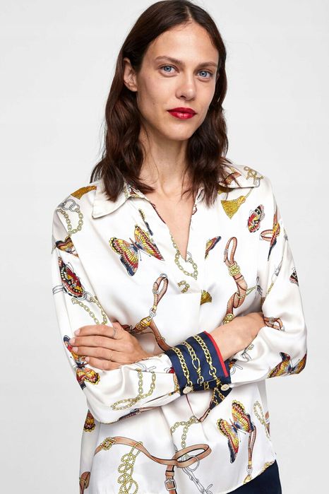 Bluzka koszulowa ze wzorem łańcuchy