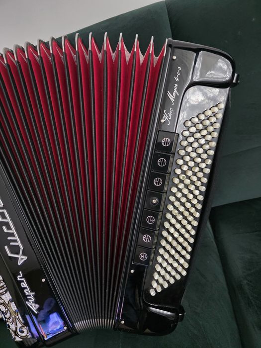 Sprzedam akordeon lucchini musette Super king