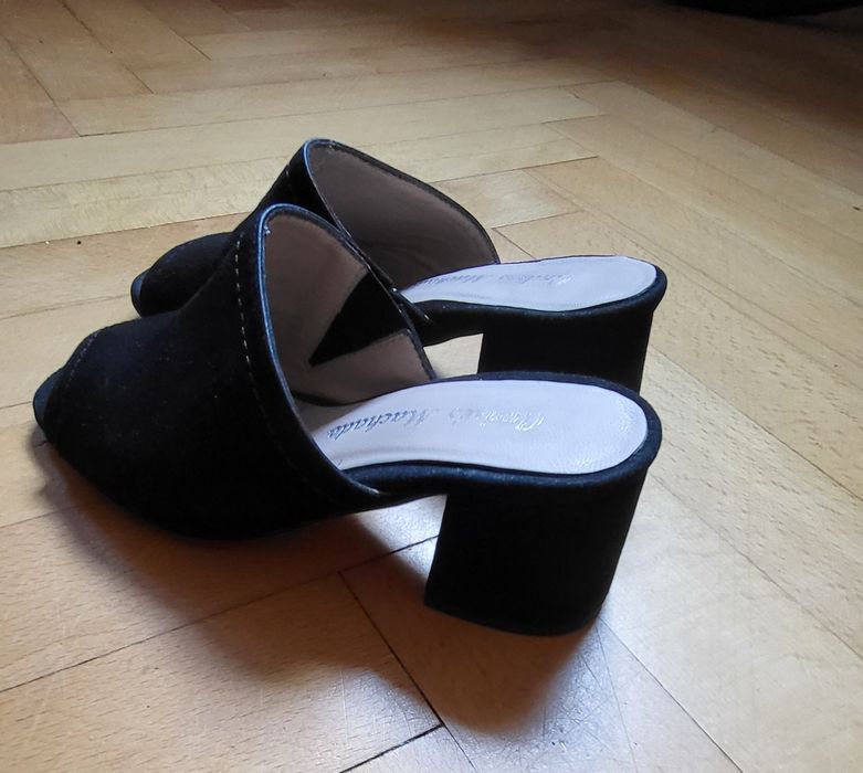 Klapki czarne na obcasie rozmiar 32