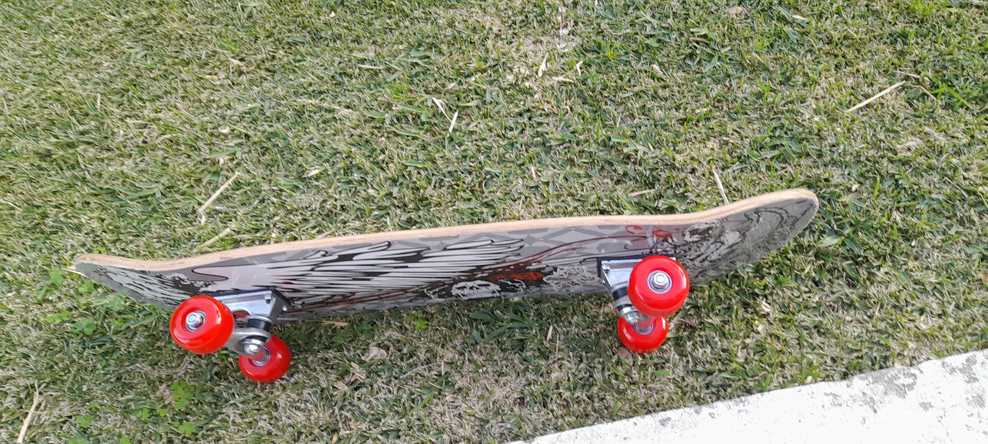 Skate semi novo - Aproveita já!