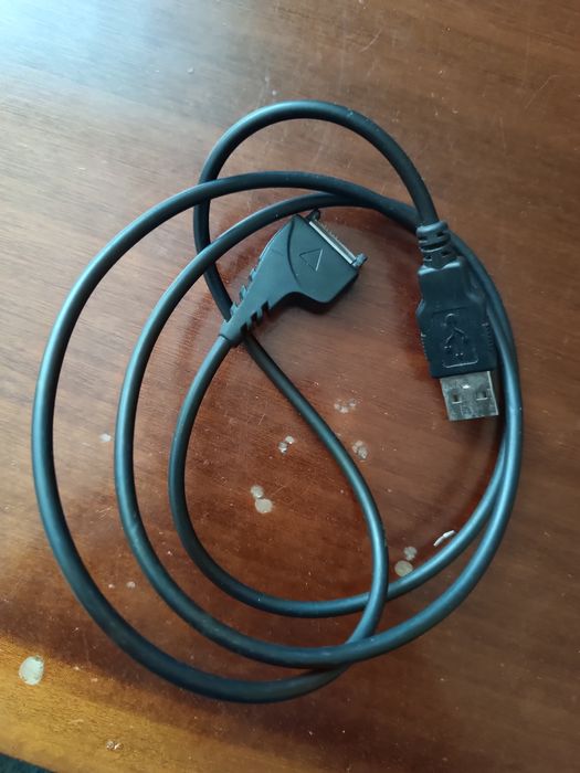 Кабелі різних типів, micro usb, перехідники DIN, тюльпани, AUX, iPhone