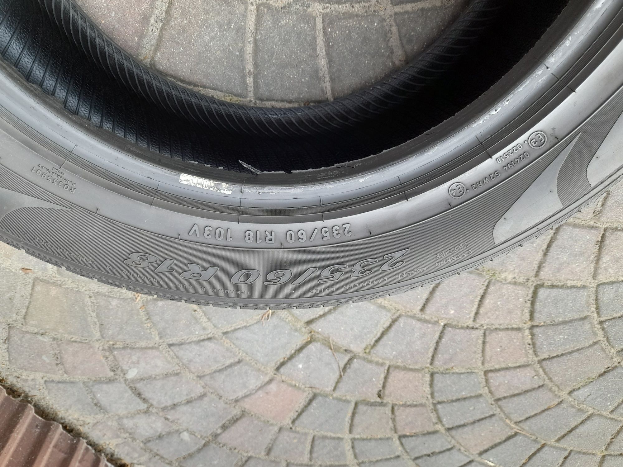 Opony zimowe Michelin 235 .60 .18