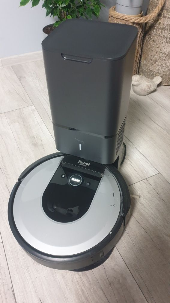 iRobot Roomba i7+