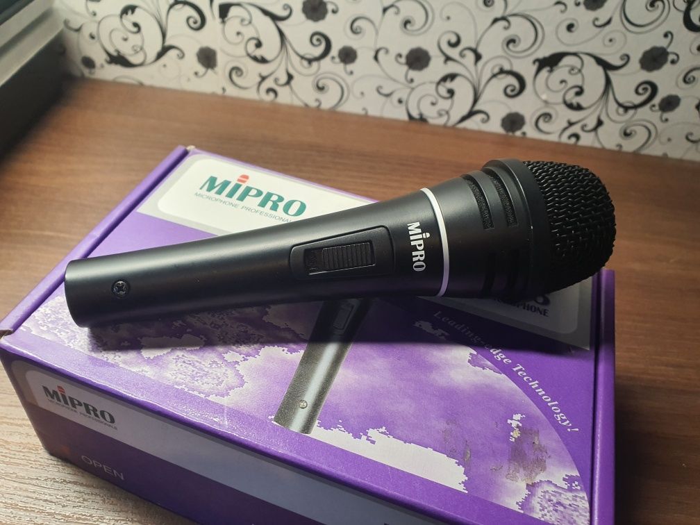 Microfone profissional Mipro MM-105