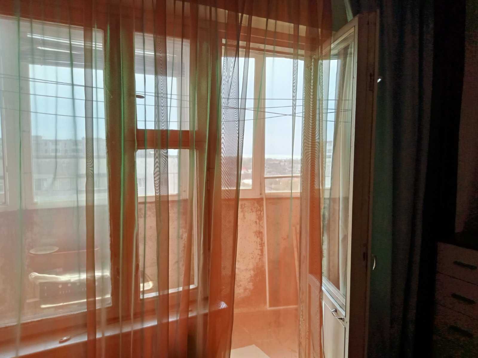 продам 3-х комнатную квартиру от собственника, 11 эт. 12-и эт. дома