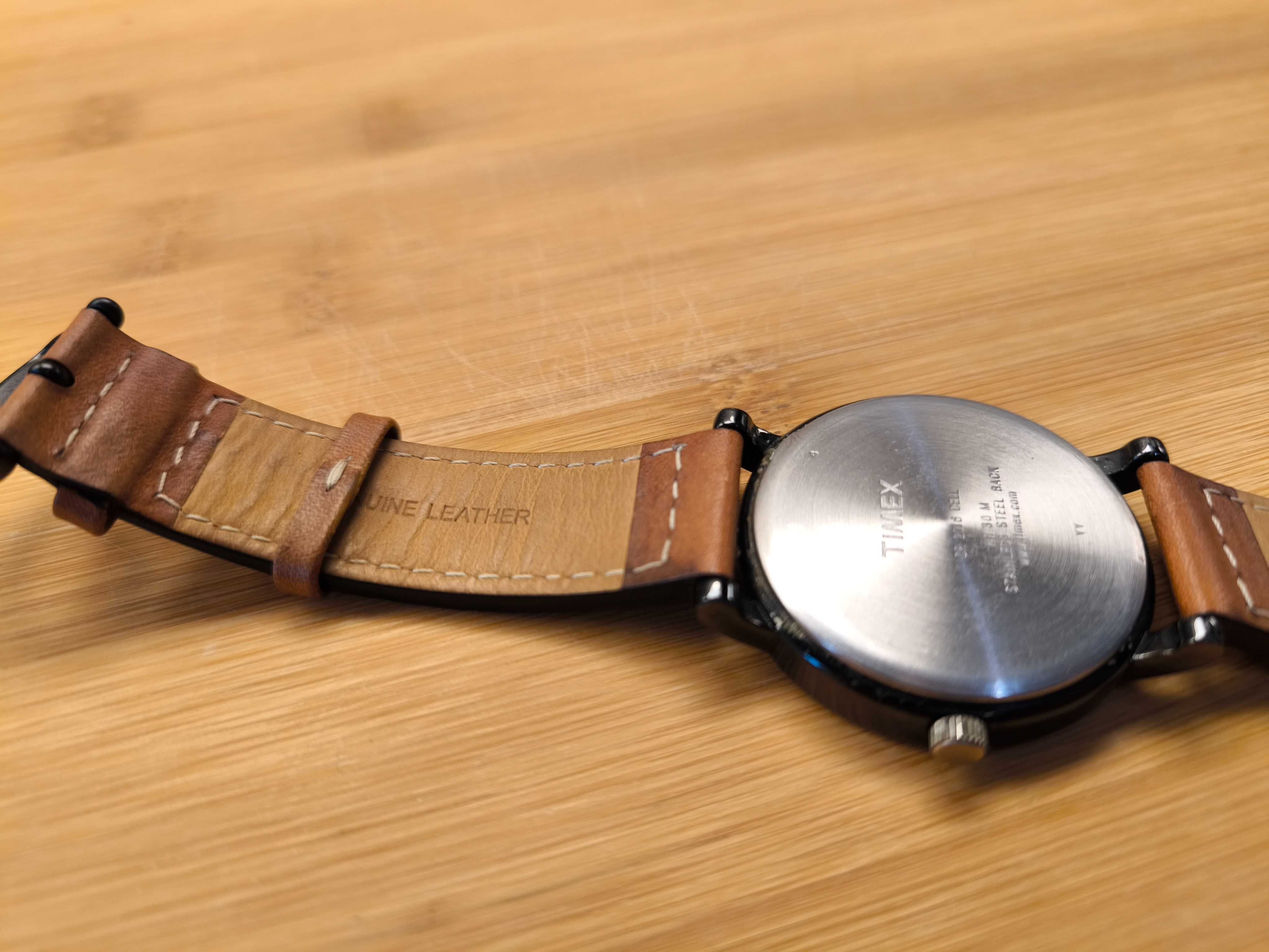 Zegarek Timex ze skórzanym paskiem