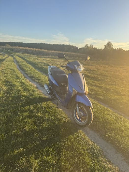 Продам скутер на ходу з документами