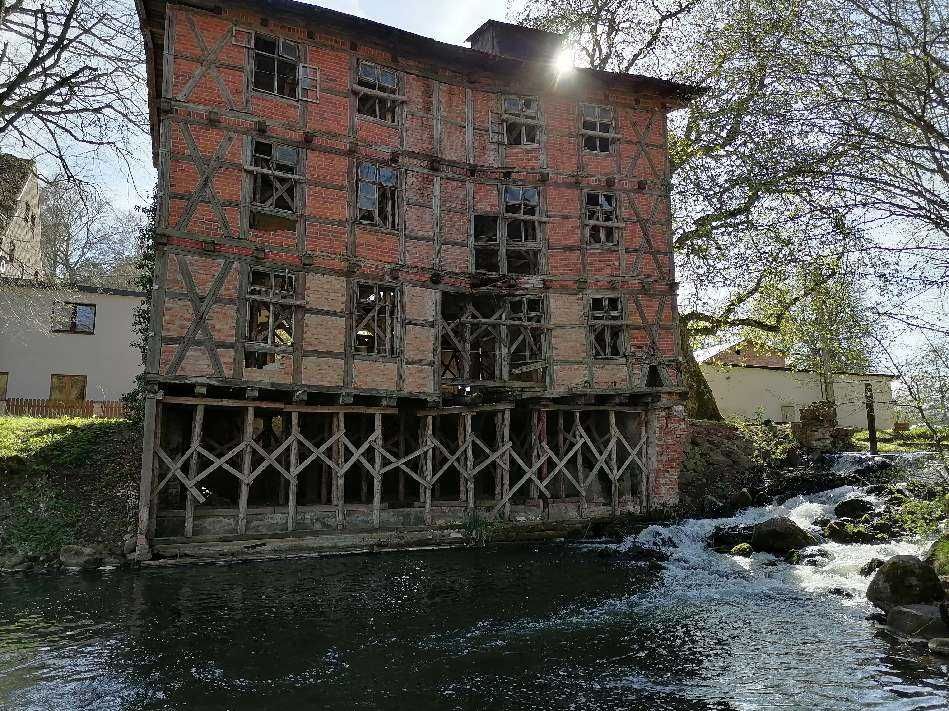 Domek letniskowy nad jeziorem Krosino wynajmę.