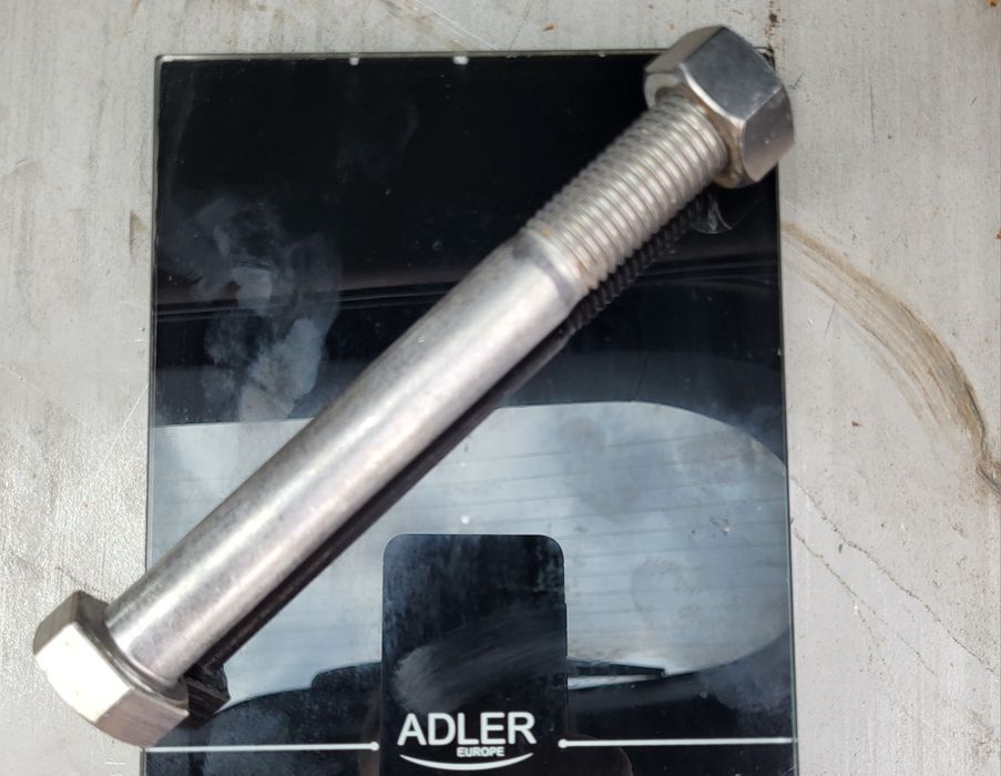 Śruba nierdzewna M20.