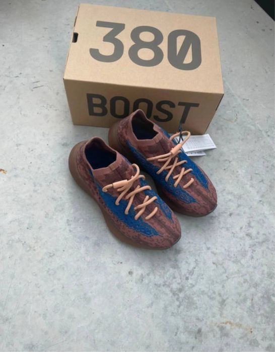 Buty Adidas Yeezy Boost 380