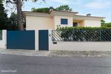 Moradia T4+2 Bairro da Martinha