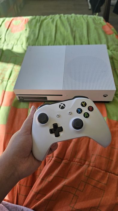Xbox one s com comando