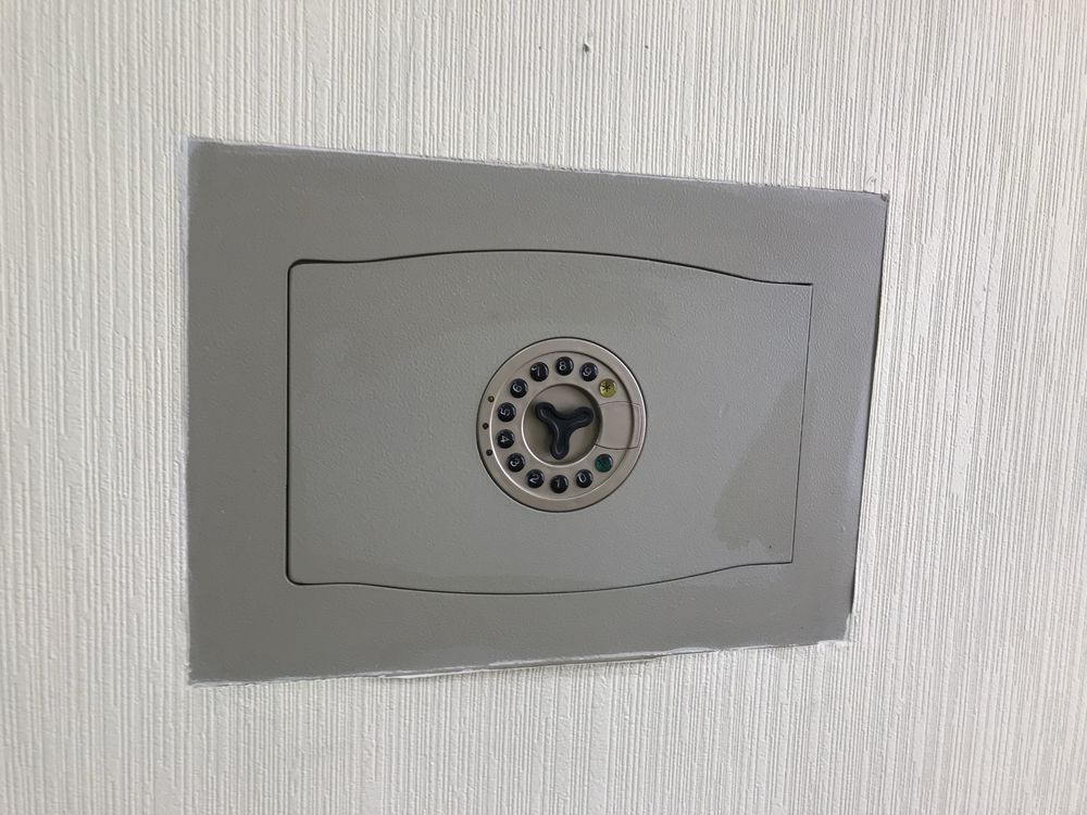Під салон краси або офіс 100м.кв. Без меблів Метро Позняки