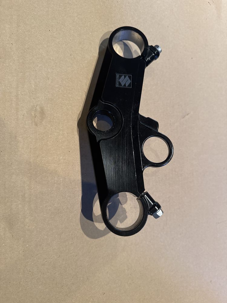 Półka zawieszenie górna przód SUZUKI SV 650 (03-14) x204