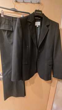 Fato calças e casaco preto em bom estado
