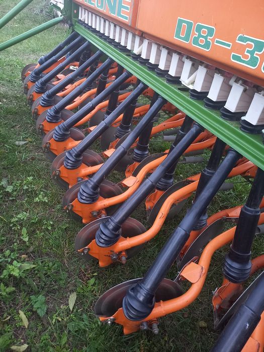 Siewnik zbożowy Amazone D8-30