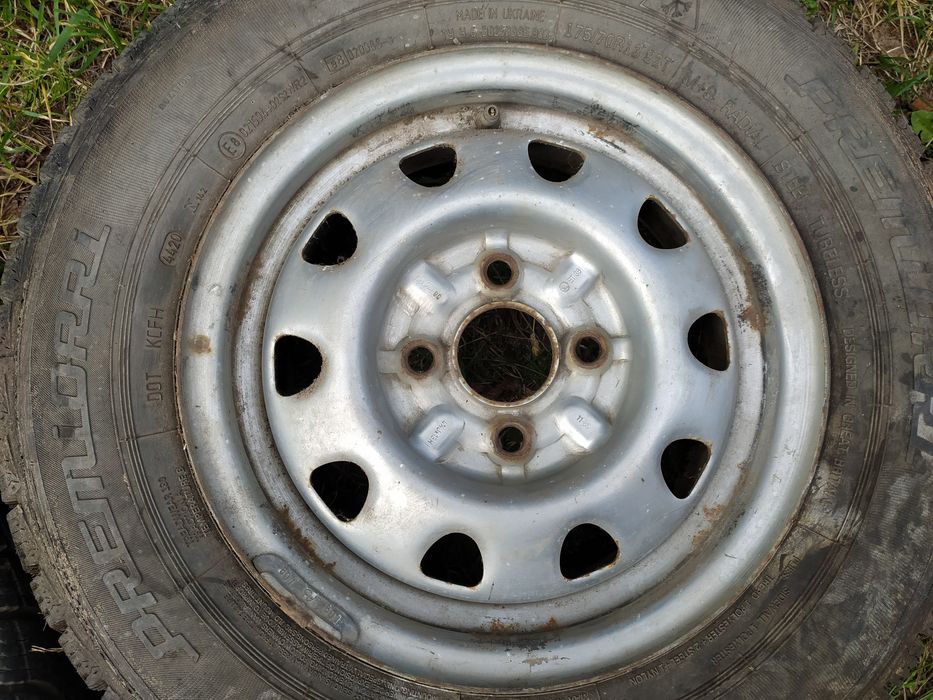 Зимова резина Premiorri ViaMaggiore 175/70 R13 82T