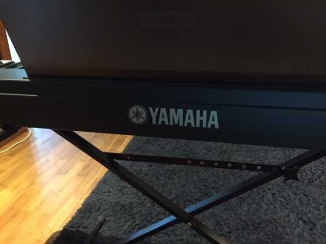 Piano Yamaha Modelo P80 com Pedal e Suporte