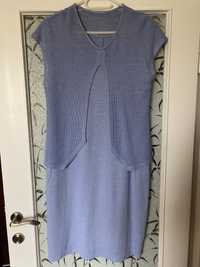 Niebieska sukienka z narzutką