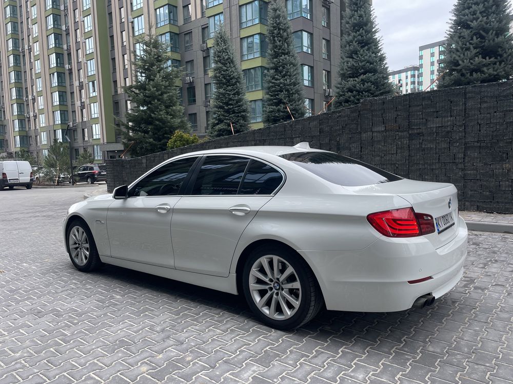 BMW-5 F10 523I.