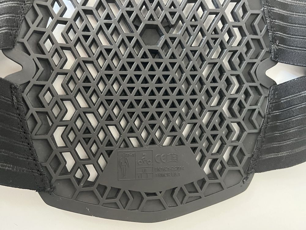 Proteção Lombar da DAINESE, pouco uso.