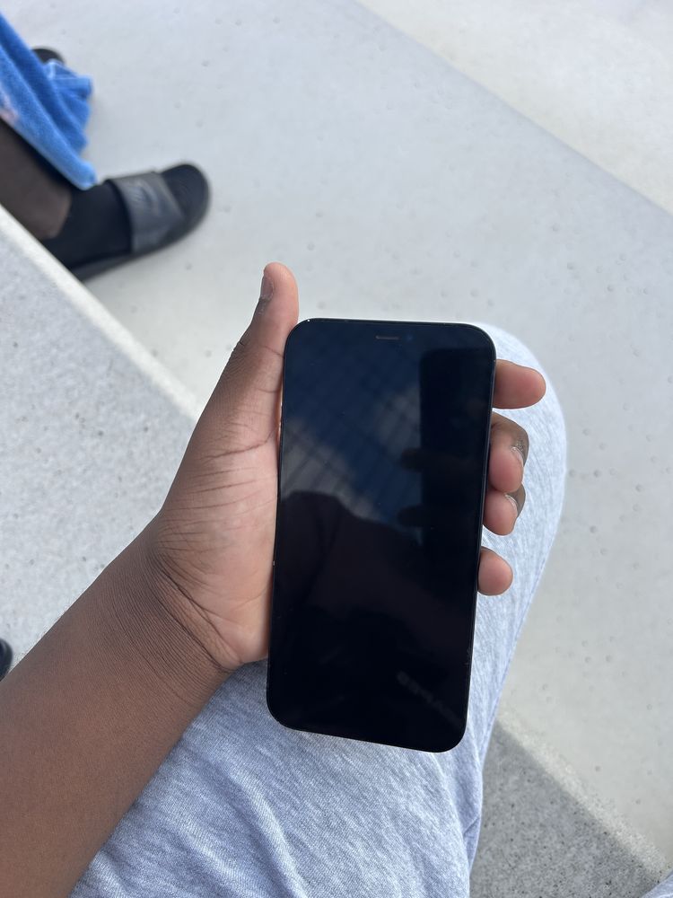 Iphone 12 em otimo estado