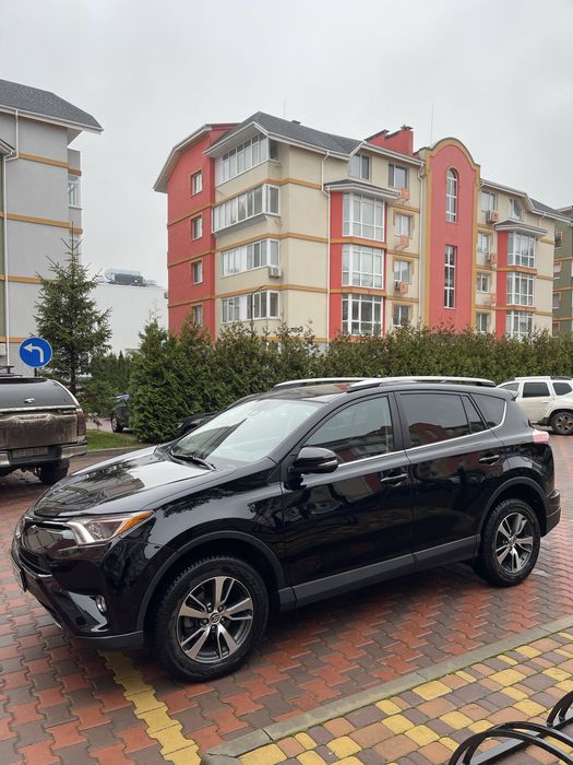 Продам Toyota RAV-4 2018 року