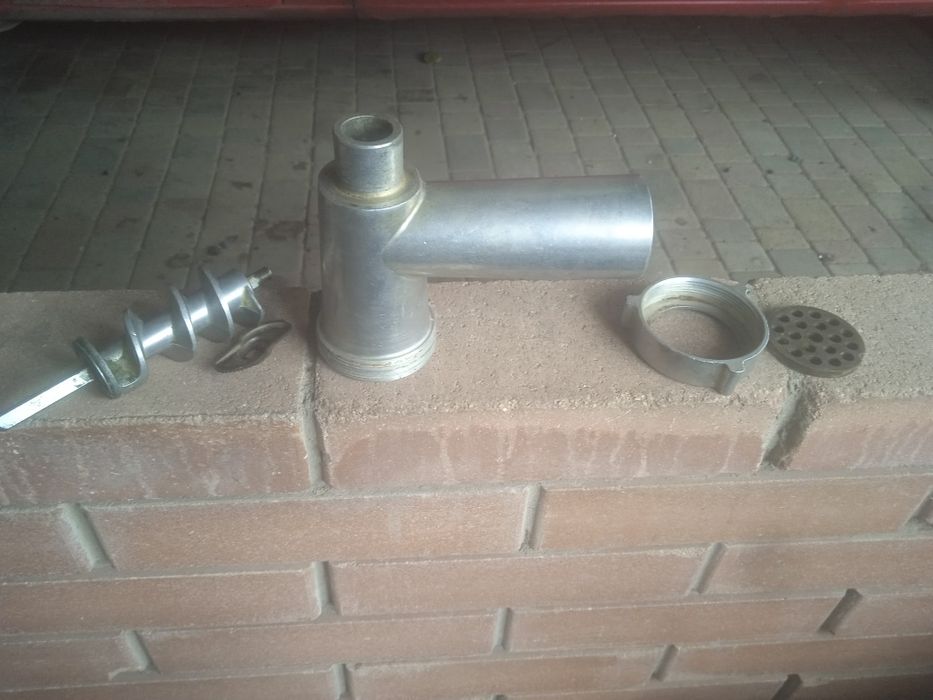 Електромясорубка