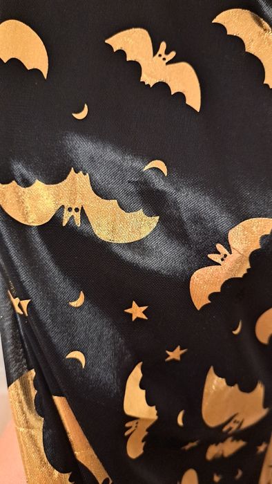 Czarno-złota peleryna przebranie za magika dla dziecka