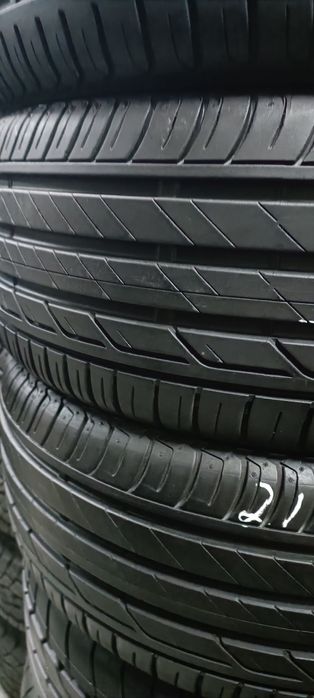 Pneus  215/45/16