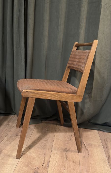 Komplet krzeseł, mozliwe odnowienie