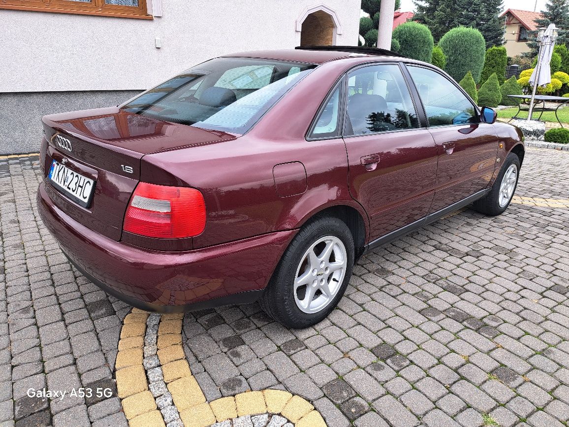AUDI A4 1.6 b pierwszy właściciel od 21  lat LAKIER ORYGINAŁ zadbany
