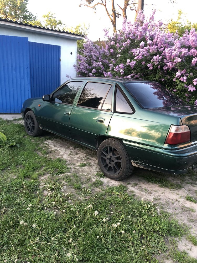 Продам део нексия