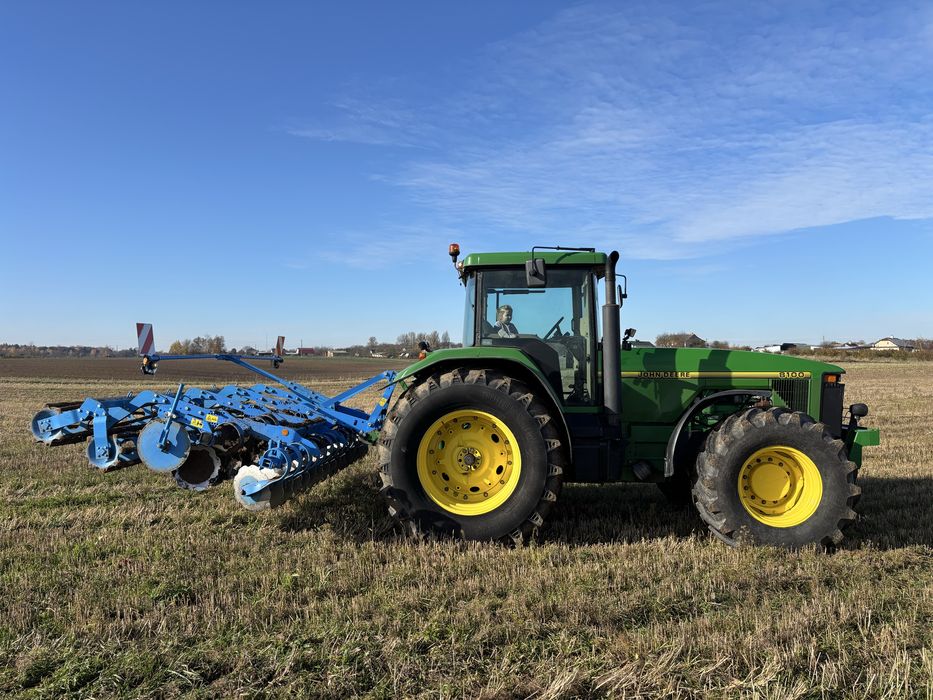 Трактор John Deere 8100