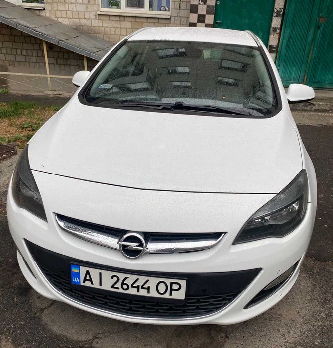 Opel Astra Sports Tourer COSMO 1.7 CDTI МТ (110 к.с.) 2013 рік