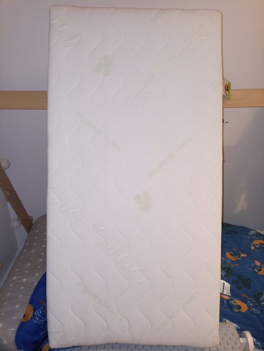 Materac z akcesoriami dla maluszka